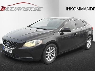 Svart Begagnad 2014 Volvo V40 Halvkombi | 136 900 kr (Marknadspris)