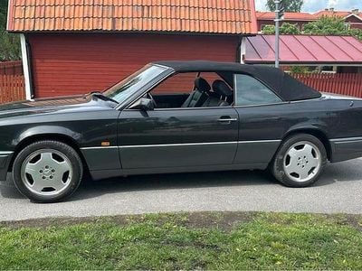 Begagnad 1995 Mercedes E200 Cab | 245 000 kr