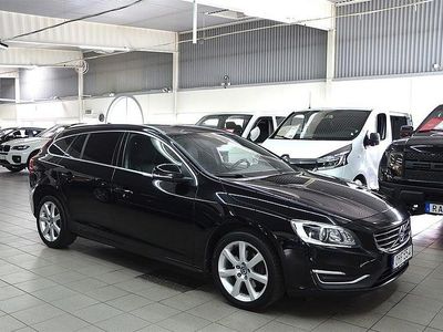 Begagnad Volvo V60 Momentum 190 HK (139 kW) 2016 Svart metallic Kombi