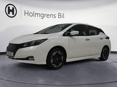 Begagnad Nissan Leaf Acenta 110 kW (150 HK) 2022 Vit Halvkombi