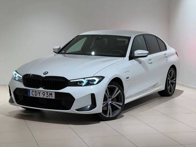 begagnad BMW 330e xDrive, M-Sport, Drag, HiFi, 19" M fälg, Adpt fart