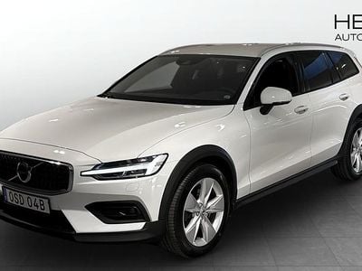 Begagnad Volvo V60 CC SE 197 HK (144 kW) 2021 Vit Kombi