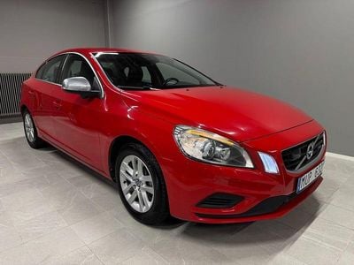 Röd Begagnad 2012 Volvo S60 R-Design Sedan | 189 900 kr (Marknadspris)