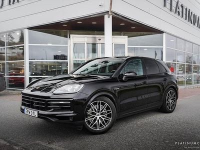Begagnad Porsche Cayenne Chrono 470 HK (345 kW) 2024 Svart SUV