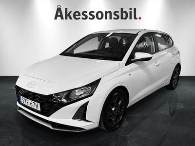 Begagnad Hyundai i20 Essential 101 HK (74 kW) 2023 Vit Halvkombi