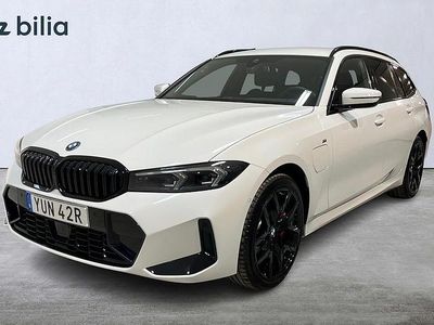 Begagnad BMW 330e M Sport 184 HK (135 kW) 2025 Vit Kombi