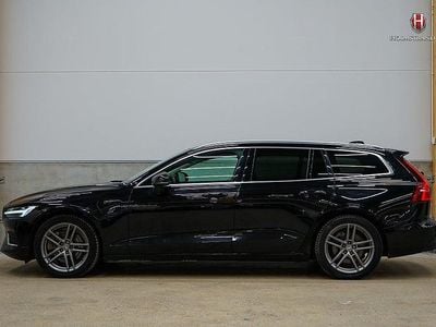 Begagnad Volvo V60 Core 253 HK (186 kW) 2023 Svart Kombi