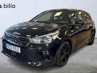 Begagnad Kia Rio 2019 Svart Halvkombi