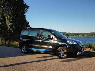 Svart Begagnad 2010 Peugeot Partner Tepee Minibuss | 37 000 kr (Dyr)