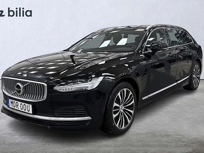 Svart Begagnad 2022 Volvo V90 Core Kombi | 379 000 kr (Marknadspris)