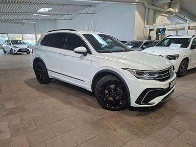 Vit Begagnad 2021 VW Tiguan R-line SUV | 268 000 kr (Lite dyr)