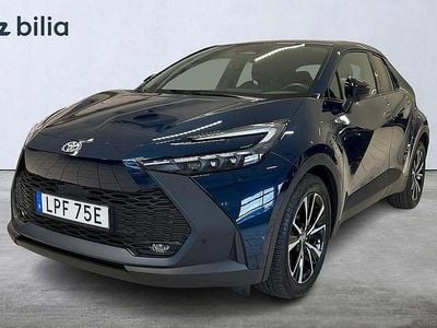 Blå Begagnad 2024 Toyota C-HR Style SUV | 359 900 kr (Marknadspris)