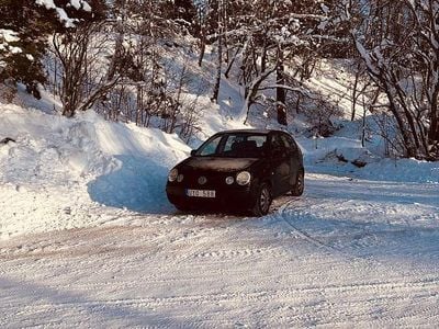 Begagnad VW Polo 75 HK (55 kW) 2004 Halvkombi
