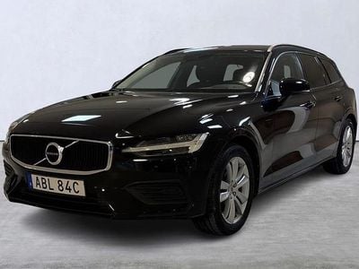 Svart Begagnad 2019 Volvo V60 Momentum Kombi | 239 900 kr (Marknadspris)