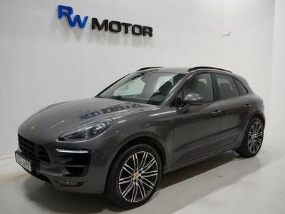 Mörkgrå Begagnad 2015 Porsche Macan Turbo Sport SUV | 329 900 kr (Marknadspris)