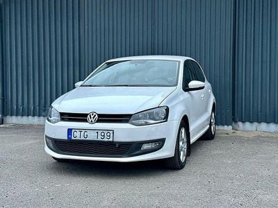 Begagnad VW Polo Comfortline 90 HK (66 kW) 2010 Vit Halvkombi