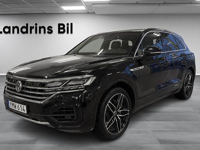 Svart Begagnad 2018 VW Touareg R-line SUV | 409 900 kr (Marknadspris)