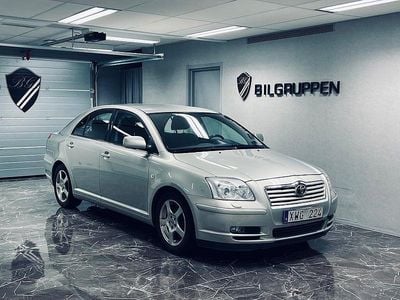 Silver Begagnad 2006 Toyota Avensis Halvkombi | 36 900 kr (Marknadspris)