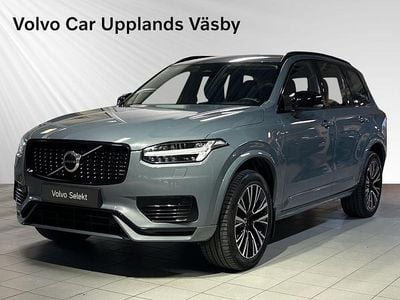 Grå Begagnad 2022 Volvo XC90 Plus SUV | 579 900 kr (Marknadspris)