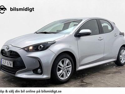Silver Begagnad 2022 Toyota Yaris Hybrid Halvkombi | 188 900 kr (Marknadspris)