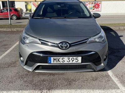 begagnad Toyota Avensis Kombi 1.8 Valvematic Multidrive S Euro 6