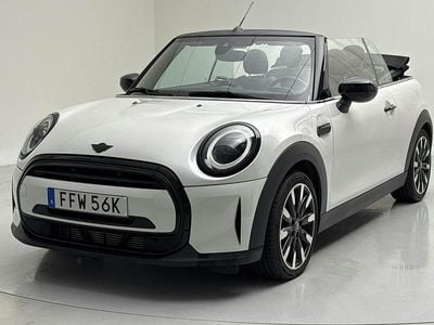 Vit Begagnad 2023 Mini Cooper Essential Halvkombi | 250 000 kr (Marknadspris)