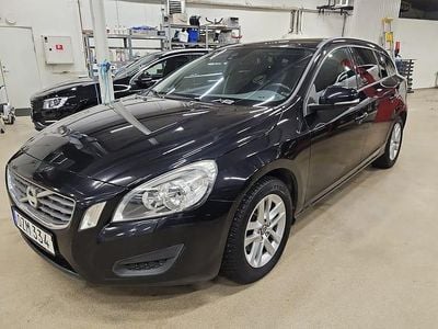 Svart Begagnad 2012 Volvo V60 Kinetic Kombi | 69 900 kr (Marknadspris)