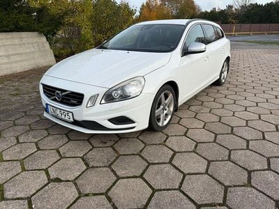 Vit Begagnad 2013 Volvo V60 R-Design Kombi | 89 500 kr (Bra pris)
