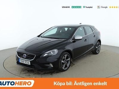 Svart Begagnad 2015 Volvo V40 R-Design Halvkombi | 159 000 kr (Marknadspris)