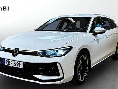 Vit Begagnad 2024 VW Passat R-line Kombi | 415 500 kr (Bra pris)