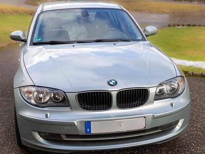 Begagnad BMW 118 143 HK (105 kW) 2009 Patagoniagrön metallic Halvkombi