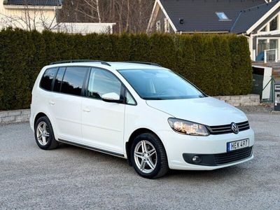 begagnad VW Touran 1.4 TSI 7 sits, drag, kamera, 140hk, 2015