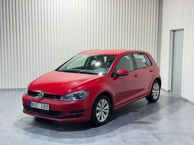 Röd Begagnad 2013 VW Golf VII Halvkombi | 64 900 kr (Marknadspris)
