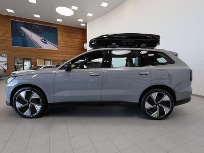 Grå Begagnad 2024 Volvo EX90 Performance SUV | 1 079 000 kr (Dyr)