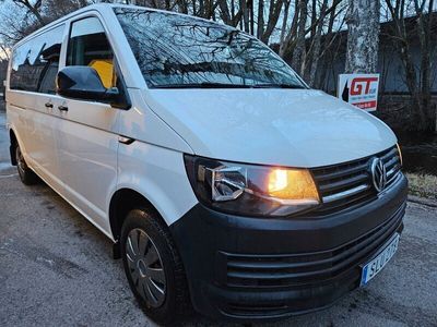 begagnad VW Caravelle T32 2.0 TDI Trendline Euro 6 150hk 9Sit