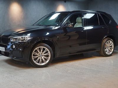 begagnad BMW X5 xDrive 30d M-sport Innovation M-Performance kit Panorama HUD Vär