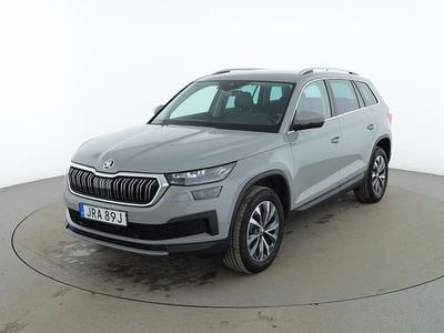 Grå Begagnad 2023 Skoda Kodiaq Style SUV | 384 000 kr (Marknadspris)