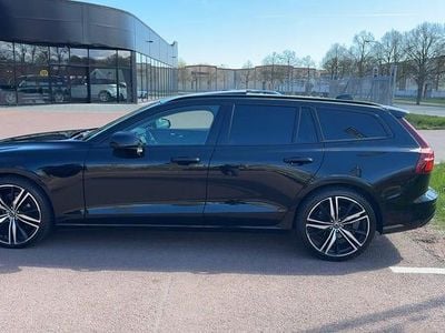 Begagnad 2021 Volvo V60 Momentum Kombi | 257 000 kr (Marknadspris)