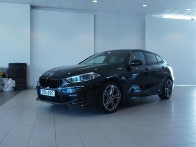Svart Begagnad 2023 BMW 120 M Sport Halvkombi | 414 800 kr (Dyr)