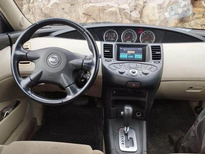 begagnad Nissan Primera Hatch 2.0