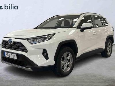 Vit Begagnad 2022 Toyota RAV4 Hybrid SUV | 359 900 kr