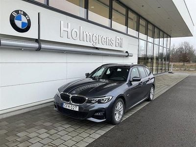 Grå Begagnad 2022 BMW 330e M Sport Kombi | 309 500 kr (Marknadspris)