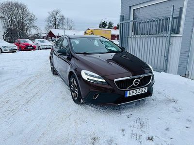 Begagnad Volvo V40 Momentum 150 HK (110 kW) 2017 Brun Halvkombi