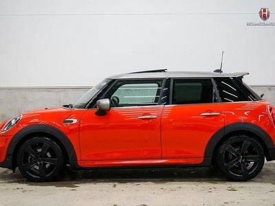 Orange Begagnad 2021 Mini Cooper Halvkombi | 209 900 kr (Marknadspris)