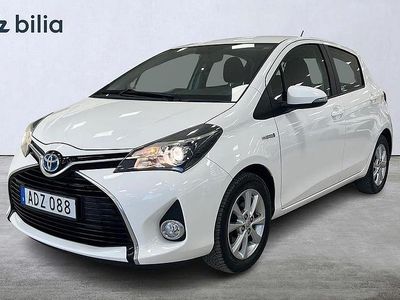Begagnad Toyota Yaris Hybrid Active 102 HK (75 kW) 2014 Vit Halvkombi