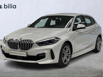 Alpinvit Begagnad 2022 BMW 118 M Sport Halvkombi | 289 900 kr (Lite dyr)