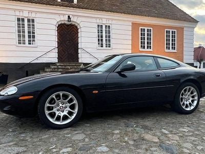 Svart Begagnad 1999 Jaguar XKR Sportkupé | 267 500 kr