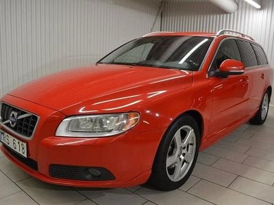 Begagnad Volvo V70 Summum 116 HK (85 kW) 2012 Röd Kombi