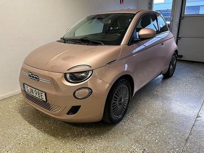 Begagnad Fiat 500e 86 kW (118 HK) 2022 Röd Halvkombi