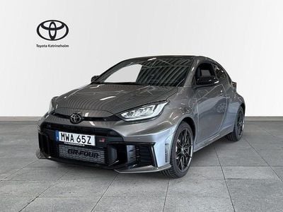 Silver Begagnad 2024 Toyota Yaris Premium Halvkombi | 549 900 kr (Dyr)